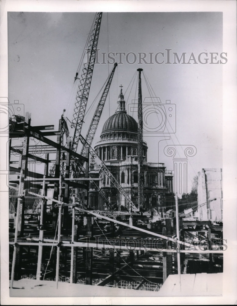 1954 Press Photo St. Paul's Cathedral in London hidden again by new office bldg