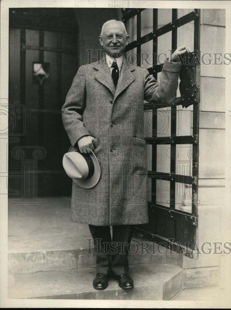 1926 Press Photo Rev William G Seaman at Pastar church, Gary , Ind.- Historic Images