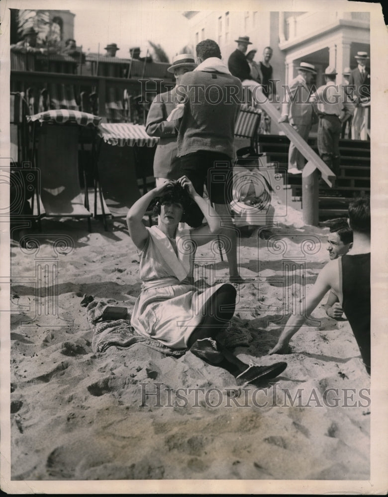 1923 Press Photo Mrs. Louis E. Este at Palm Beach resort