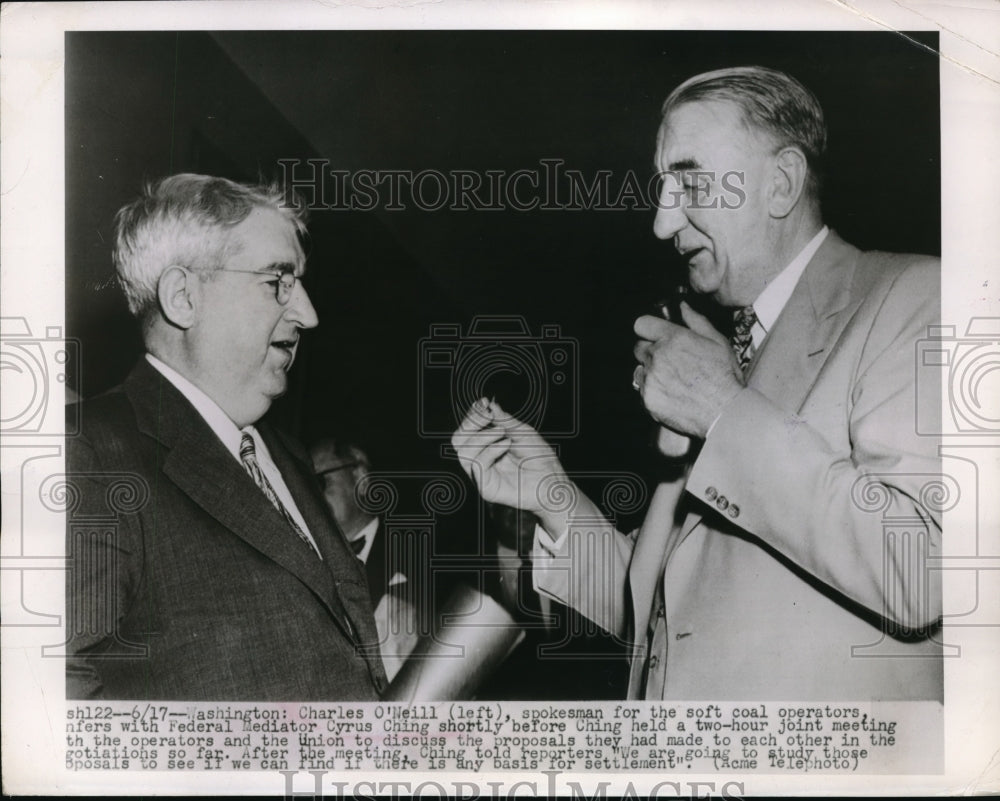1948 Press Photo Charles O'Neill, Federal Mediator Cyrus Ching