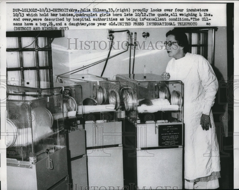 Load image into Gallery viewer, 1958 Press Photo Julia Ullman with her quad girls in incubators
