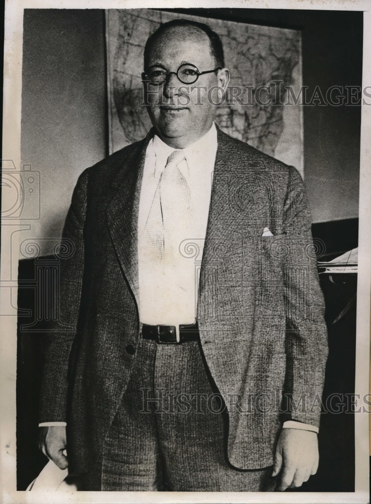 Load image into Gallery viewer, 1933 Press Photo Kansas Atty Gen Roland Sdynton on bond forgery scandal in Texas
