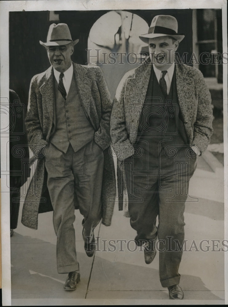 1935 Press Photo State Treasurer Thomas B. Boyd with Son Arrives Penitentiary