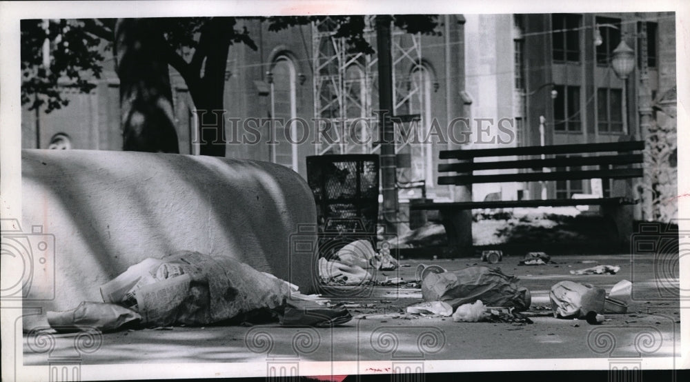1969 Press Photo Debris at Fountain on Public Square - nec63543