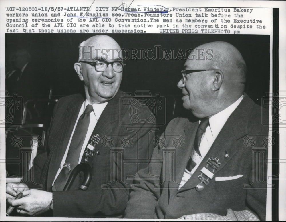 1957 Press Photo Herman Winter and John F. English chat at AFL CIO Convention- Historic Images