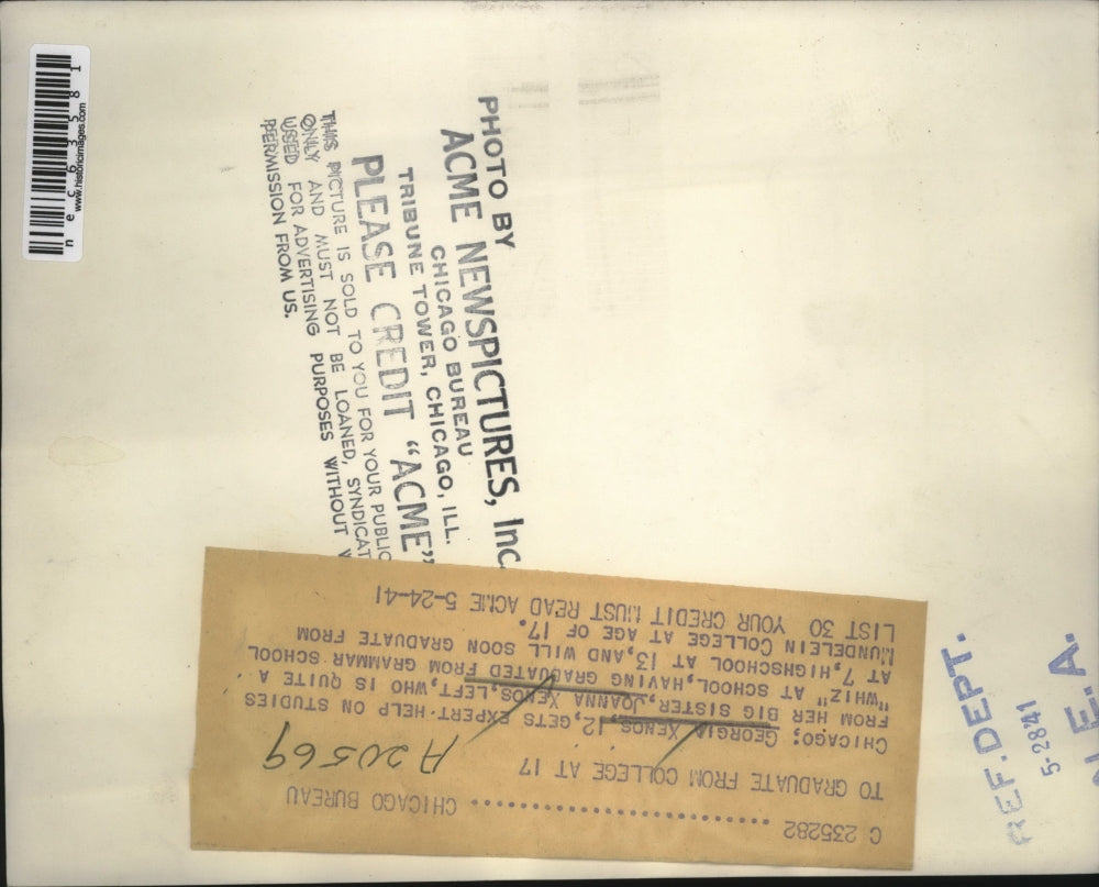 1941 Press Photo Georgia Xenos, big sister Joanna Xenos Helps study - nec63581