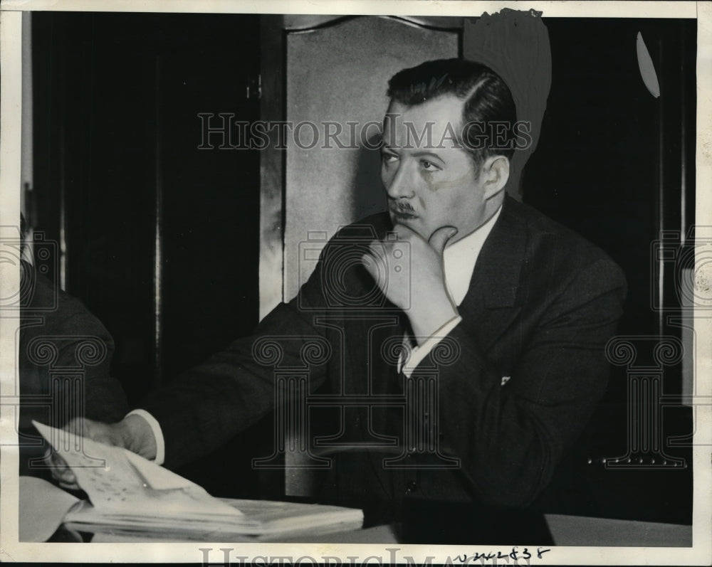 1933 Press Photo Mr. "X", Secret Witness, testifies at Nazi Investigation