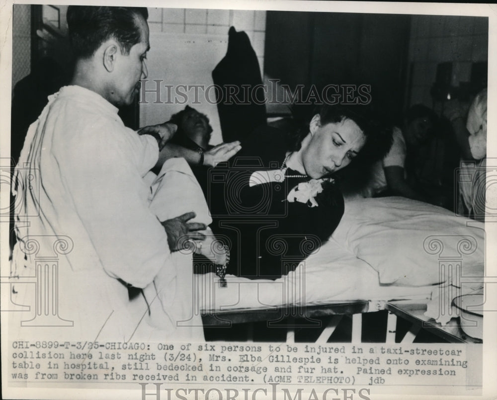 1950 Press Photo Elba Gillespie on an examining table in hospital in Chicago