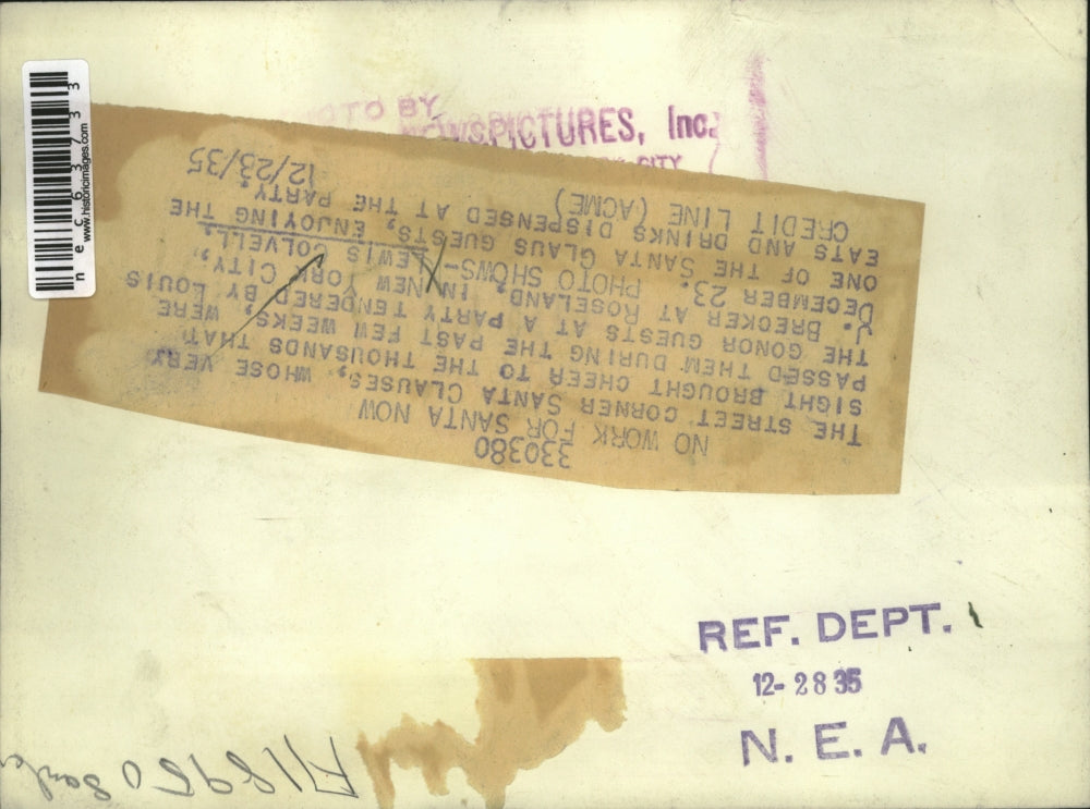 1935 Press Photo Lewis Colvell as Santa Claus at dinner in NYC