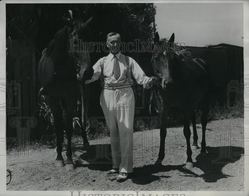 Load image into Gallery viewer, 1934 Press Photo A.M. Stont with Two Horses at Monterey Park - nec63773
