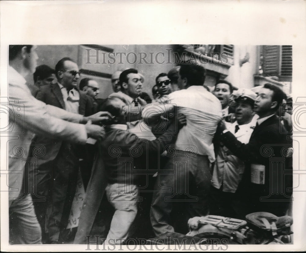1961 Press Photo demonstrators in Rome Soviet Atomic tests battle plain clothes
