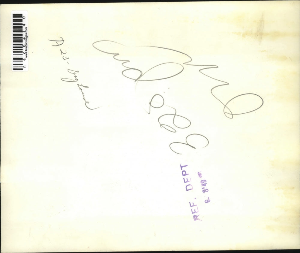 1949 Press Photo George Raspberry spent two weeks at a dog's House.