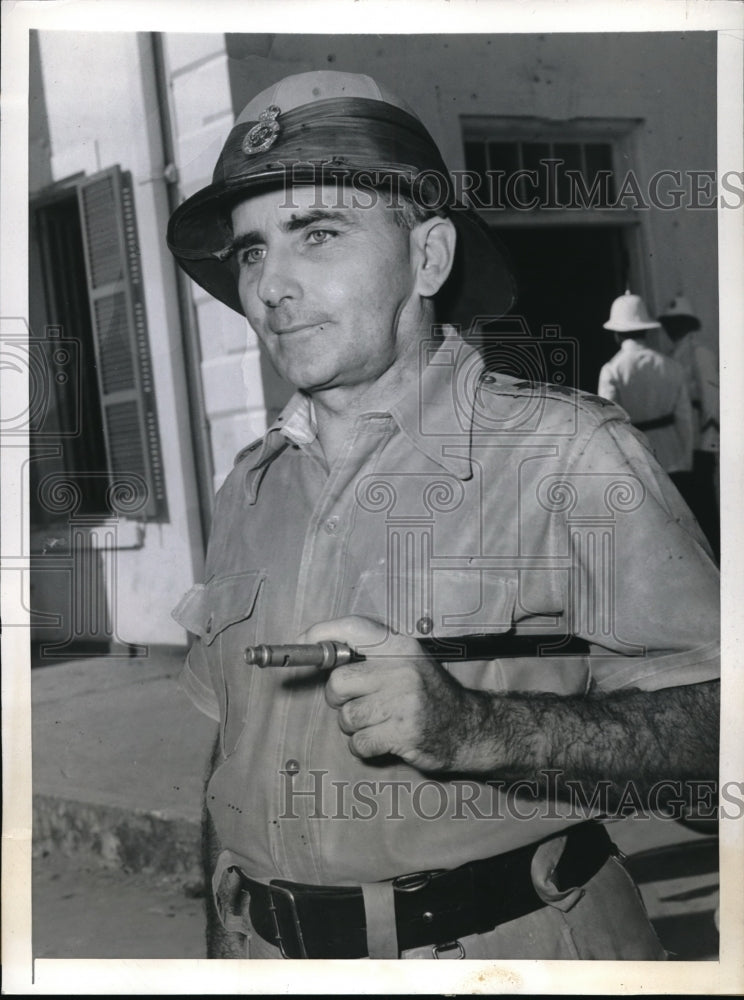 1943 Press Photo Captain Edward Sears of Nassa Police - nec64206