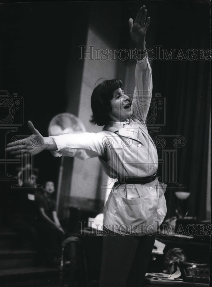 Load image into Gallery viewer, 1967 Press Photo Jennet Robins forms the letter L during demonstration at St. Coletta's School for t
