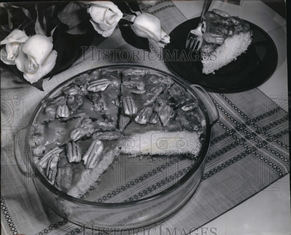 1941 Press Photo Cake Topped with Pecans