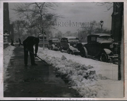 1935 Press Photo Milwaukee, Wisc late winter storms dumped snow in upper - Historic Images