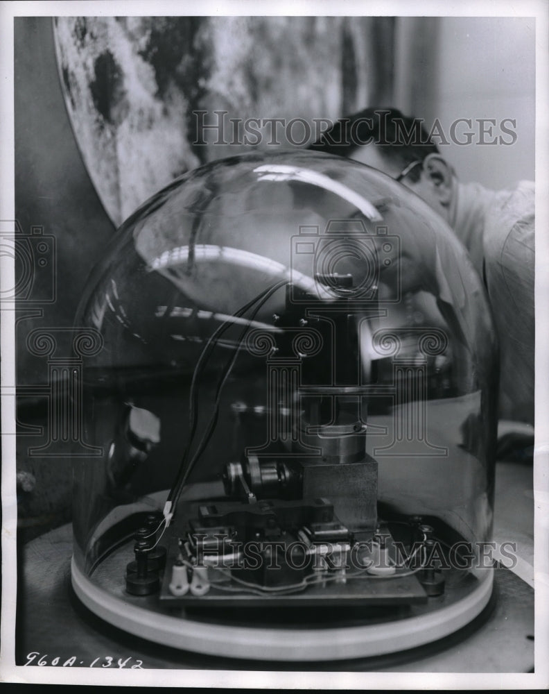 1961 Press Photo B.F. Research scientist used to test space suit material in a vacuum