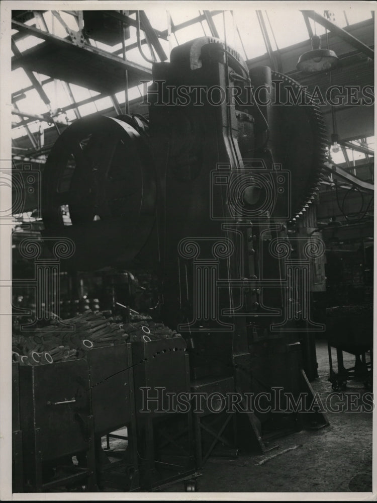 1937 Press Photo Buick Motor Assembly plant Flint Michigan- Historic Images