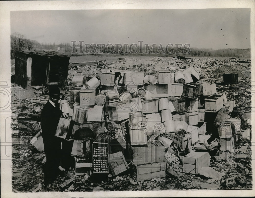1920 Press Photo Food Deemed Harmful Siezed By US Marshall - nec65125
