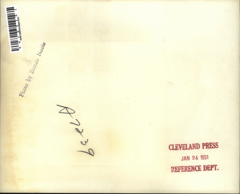 1951 Press Photo Cleveland, Ohio men listen to a speech