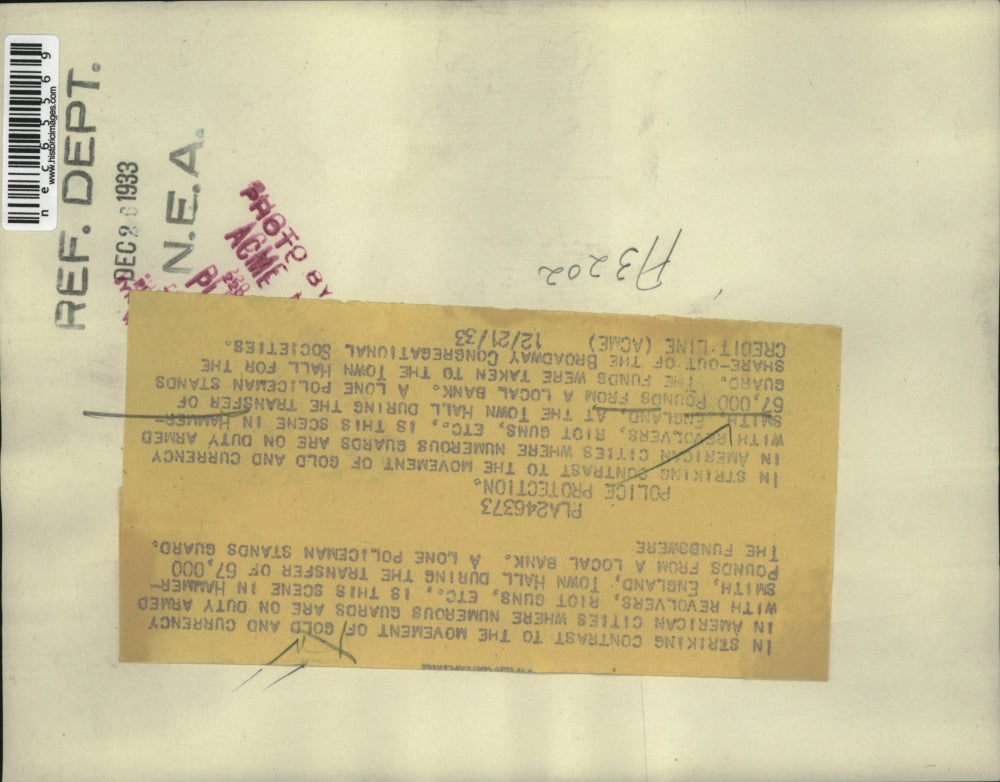 1933 Press Photo Hammer-Smith England Town Hall police Protection of transfer of