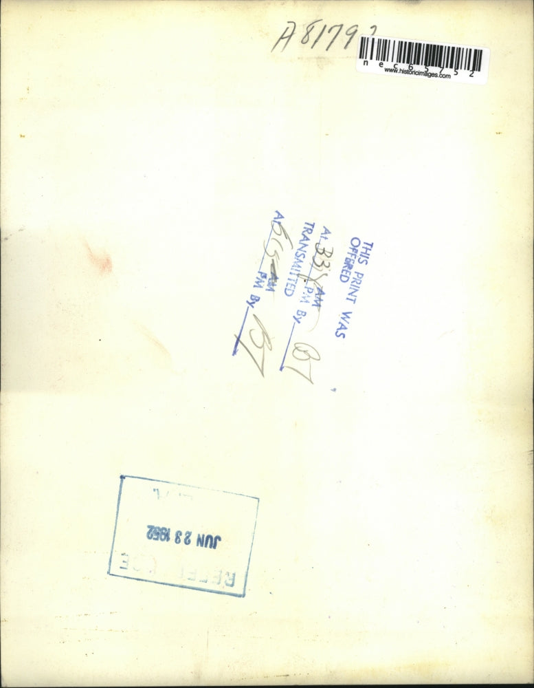 1952 Press Photo Cleveland, Ohio Postal inspector seeks writer of bad letter