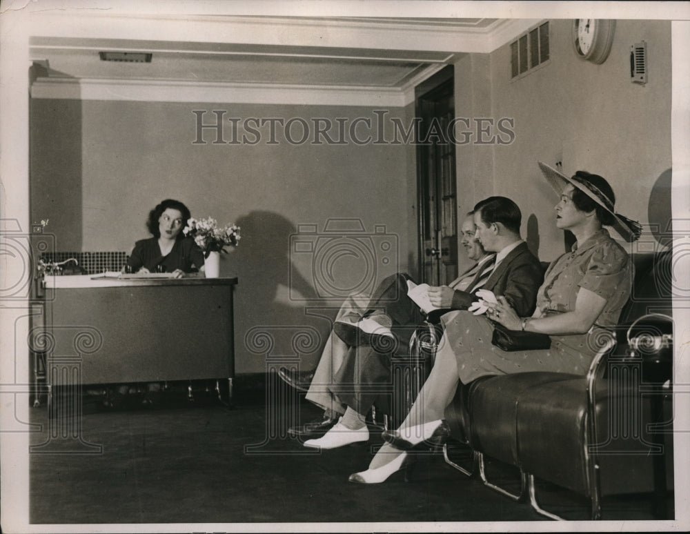 1938 Press Photo New Radio Station Transmitting Regular Broadcasts