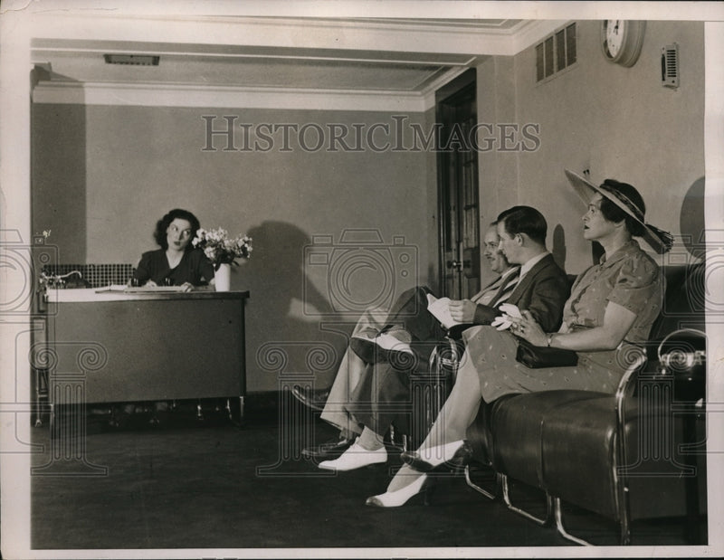 Load image into Gallery viewer, 1938 Press Photo New Radio Station Transmitting Regular Broadcasts

