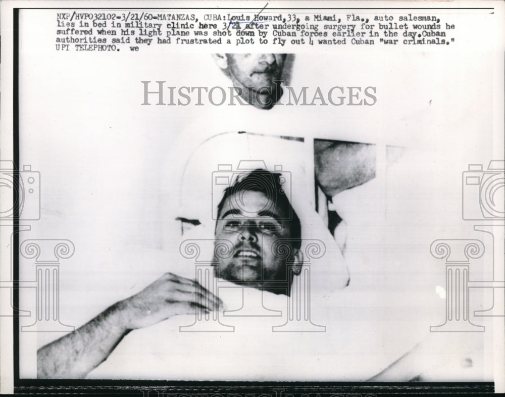 1960 Press Photo Louis Howard of Miami, Fla. lies in bed in a military clinic in- Historic Images