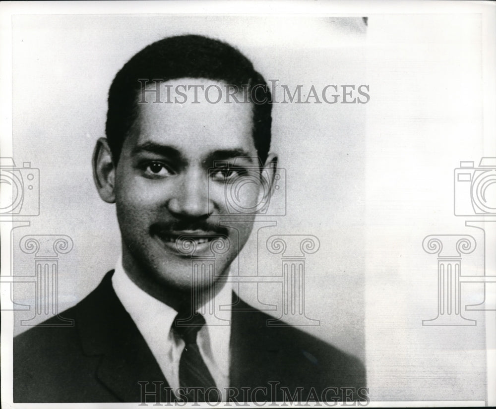 1968 Press Photo Edward Holmen University Of Kraclow