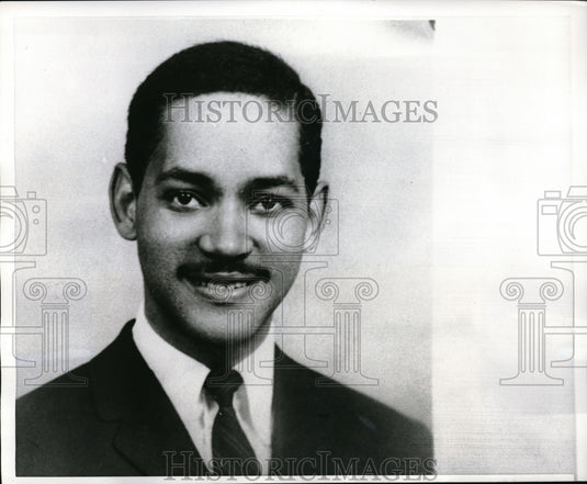 1968 Press Photo Edward Holmen University Of Kraclow