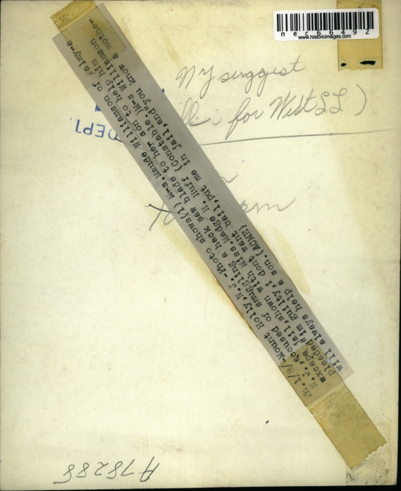 Load image into Gallery viewer, Press Photo Mrs. Williamson walking with Miss Huff
