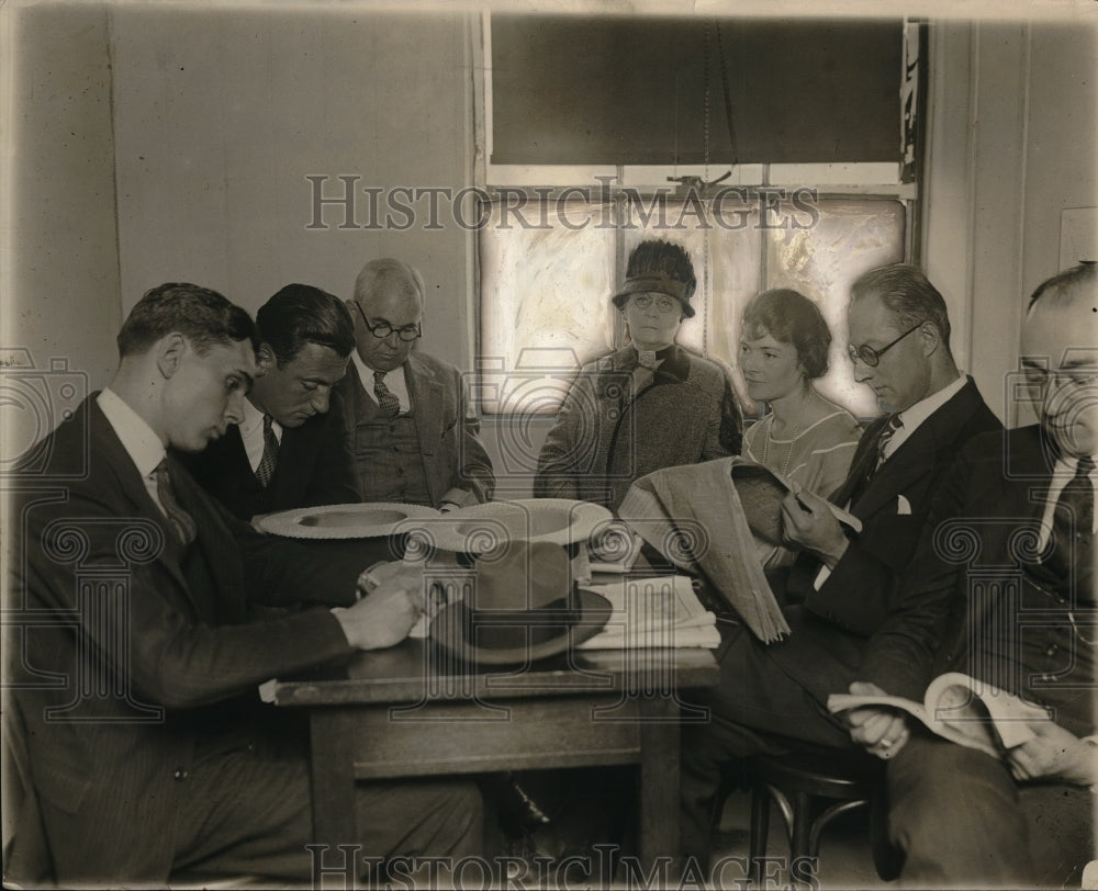 1924 Press Photo Chemical Welfare Poisition Government Employees Taking Chlorine