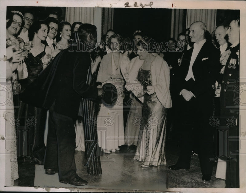 Load image into Gallery viewer, 1938 Press Photo London, England midnight-new year tradition that a chimney
