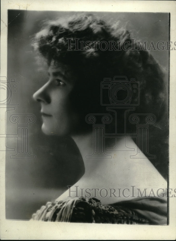 1923 Press Photo Betty Laurence, head of a brush factory