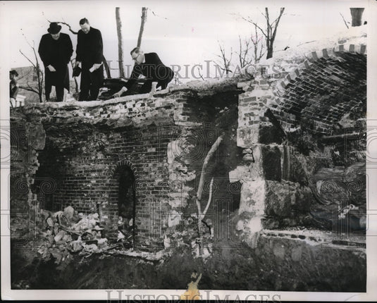 1956 Press Photo Ramains of brick tunnel and stable under bostons park street