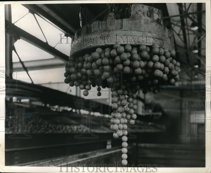 Load image into Gallery viewer, 1960 Press Photo Johnstwn, Pa US Steel Mill Plant with electo-magnet lift of
