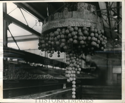 1960 Press Photo Johnstwn, Pa US Steel Mill Plant with electo-magnet lift of