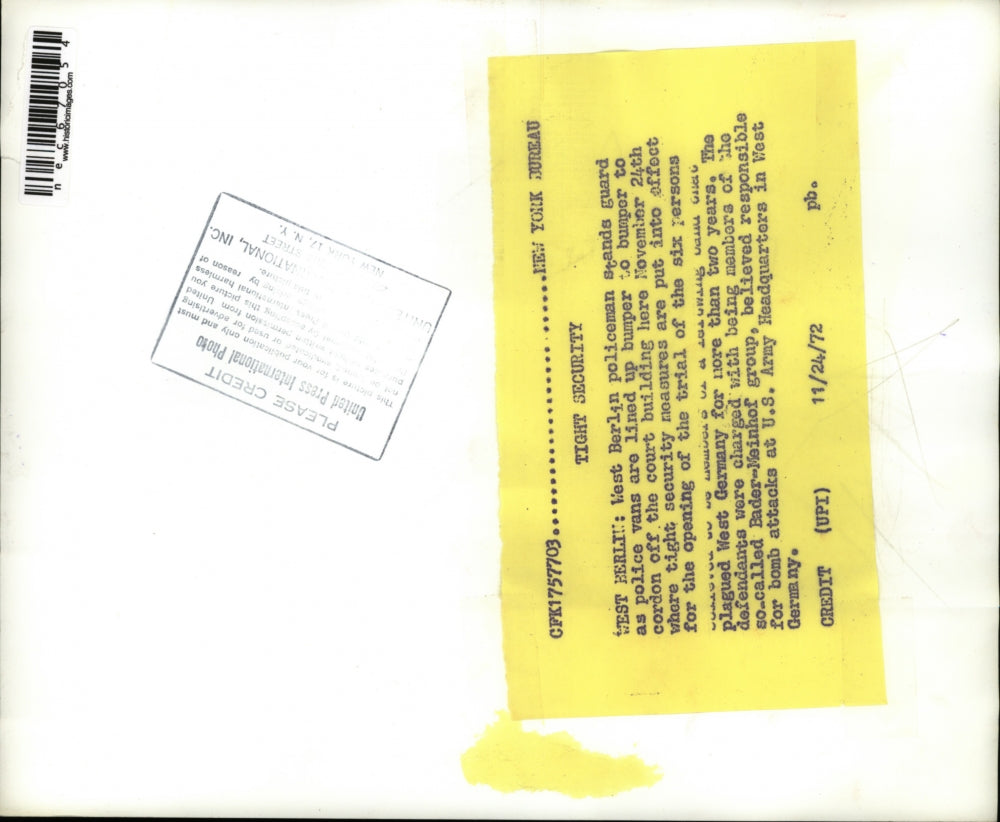 1972 Press Photo Police guard court building in West Berlin