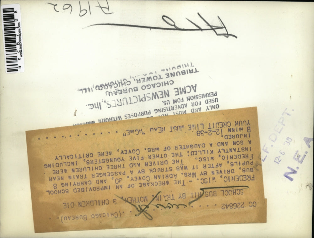 1938 Press Photo Frederic, Wis wreck of schoolbus hit by a semi truck