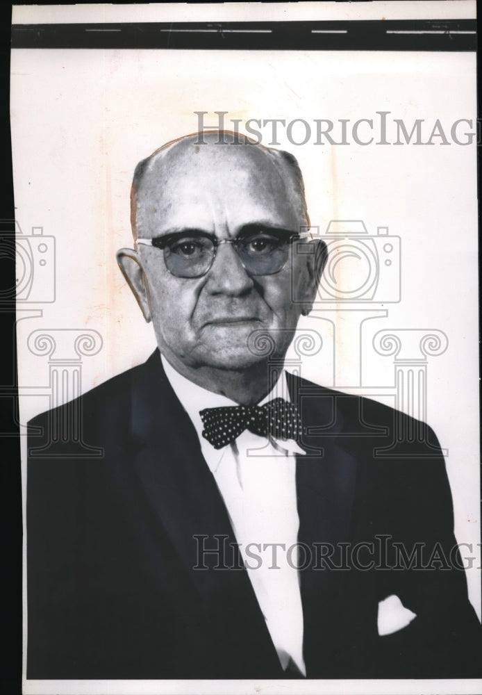 1961 Press Photo Veteran T.C. Green of West Virginia Veterinarian for 22 years