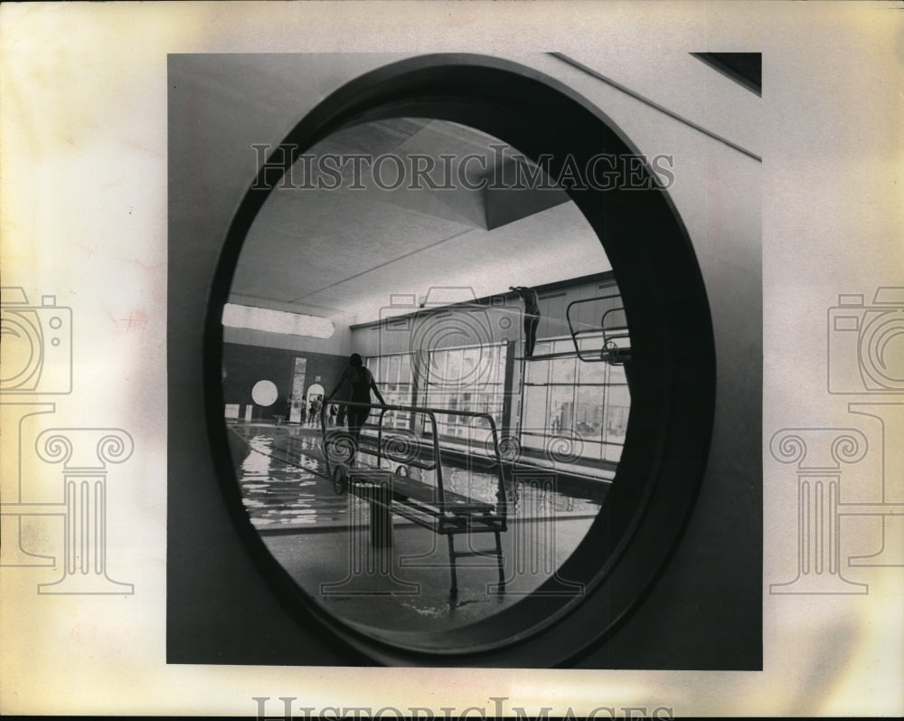 1975 Press Photo Olympic sized swimming pool at Cuyahoga College in Parma, Ohio