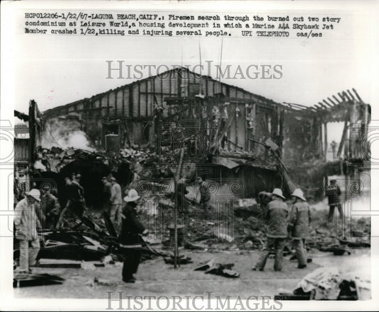 1967 Press Photo Laguana Beach, Calif Marine AAA Skyhawk jet bomber crash