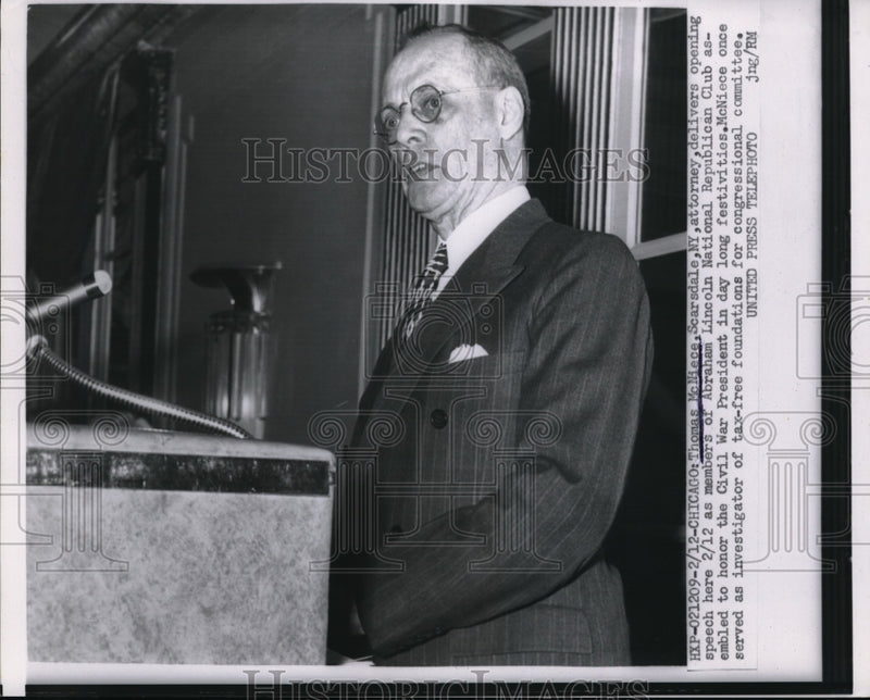 Load image into Gallery viewer, 1955 Press Photo Thomas McNiece, New York Attorney delivering opening speech
