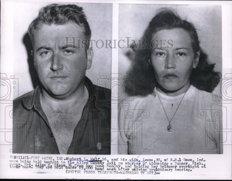 Load image into Gallery viewer, 1956 Press Photo Robert Wolf &amp; wife Leona held at the Allen County Jail, Fort Wa
