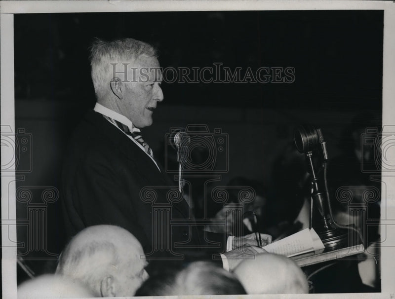 Load image into Gallery viewer, 1934 Press Photo Dr. Barker as he address hi speech
