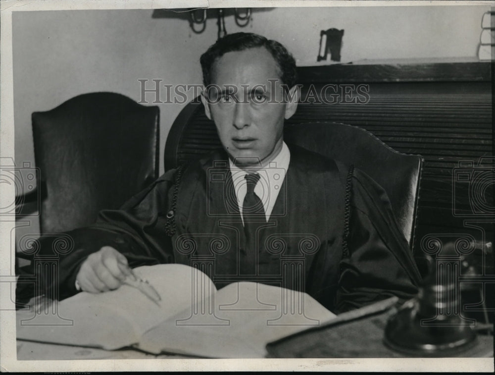 1932 Press Photo Chief Justice Harry Fisher on Mrs. Dorothy Pollak&#39;s trial - Historic Images