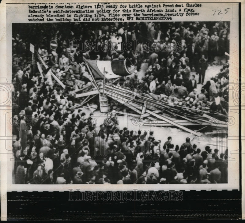 Load image into Gallery viewer, 1960 Press Photo Angry men during a riot against President Charles
