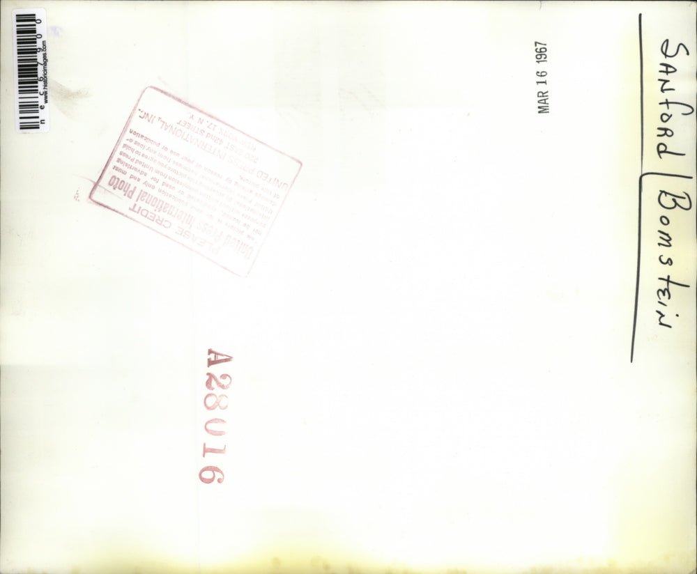 1967 Press Photo Sanford Bomstain the during a cocktail party for Sen. Thomas Do