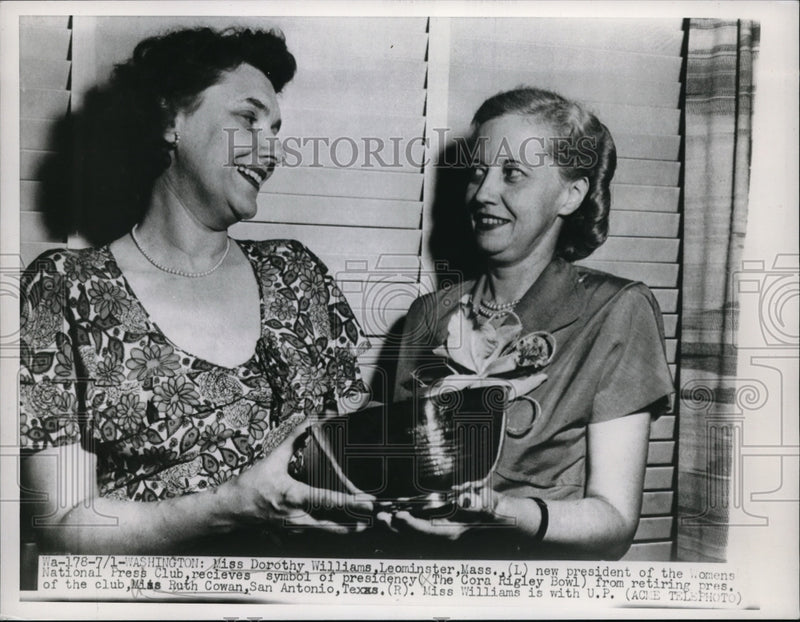 Load image into Gallery viewer, 1949 Press Photo Wash DC Dorothy Williams pres of Natl Press Club &amp; Ruth Cowan
